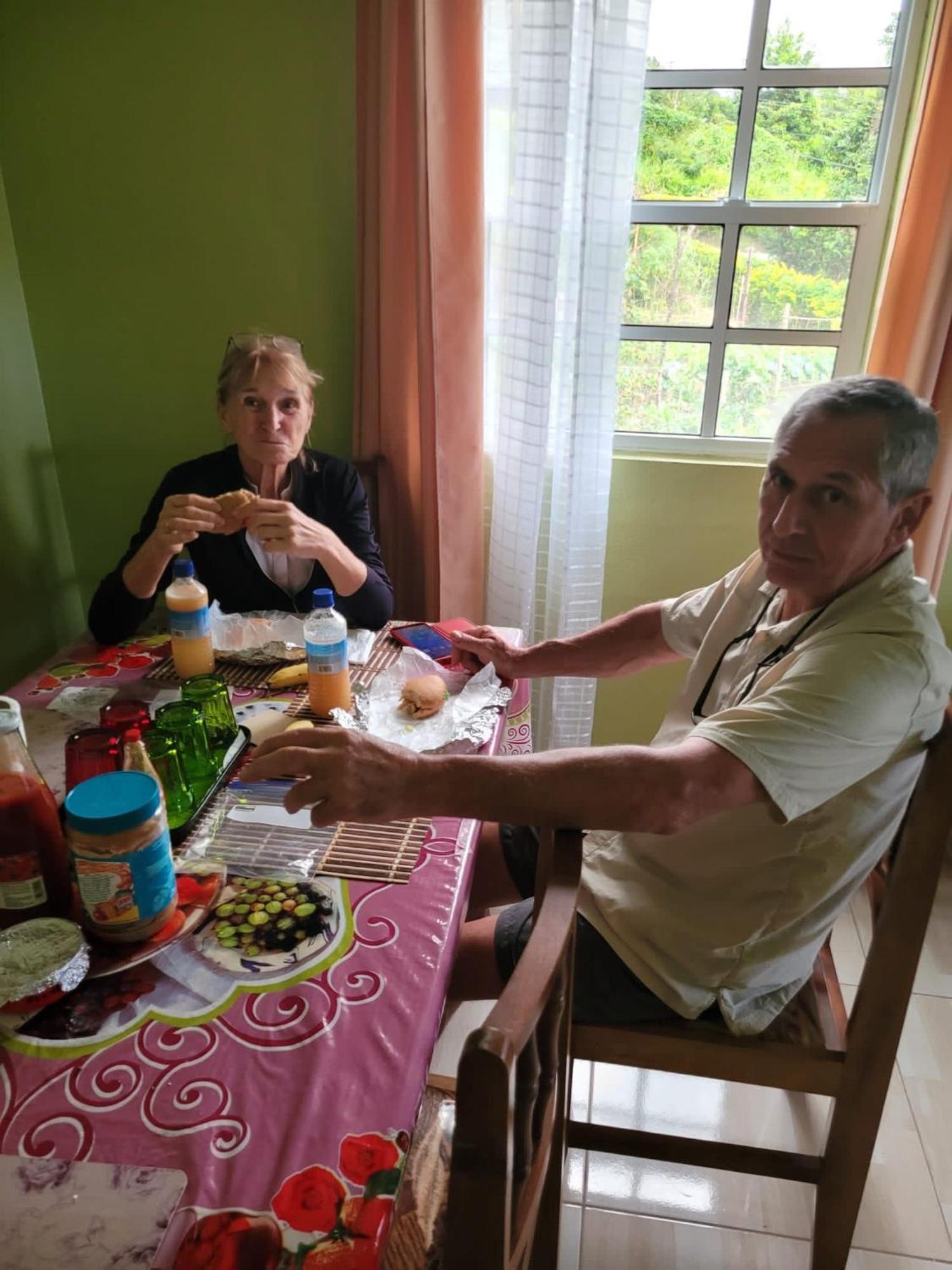Tim'S & Mag'S Home Stay Roseau Eksteriør bilde